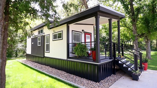 Her Modern Tiny House Is Gorgeous 🏡✨ | Tiny House Giant Journey