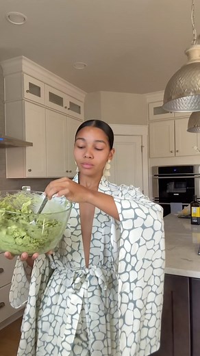 April Buckles on Instagram: "The Green Goddess Salad 🥬 Using @bakedbymelissa cookbook :) My steps: 1 cup chives 1 green onion 1/3 cup nutritional yeast 1 cup raw cashews 1 teaspoon salt 3 cloves garlic 1 small shallot 3 lemons 1/2 cup olive oil 1 cup spinach 1 cup dill Dress is @chiclefrique_official"