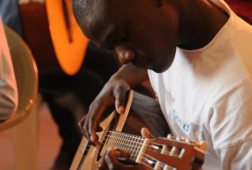 Taylor BT2 Baby Review: Reasons to Buy / NOT to Buy - Guitar Space