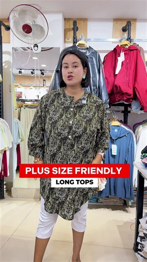 Comfort meets effortless elegance with our newest Plus Size Friendly Long Tops! ✨ Designed with a relaxed, flowing fit and a classic detailed print, this tunic gives you full coverage without sacrificing style. Perfect for all-day wear! 🌿✨ How would you style this top? Tell us in the comments! 👇 👉Clean & Casual: Pair with slim-fit white cropped trousers or leggings and comfortable slide sandals for a fresh, relaxed day look. 👉Defined Silhouette: Add a wide leather belt around the waist to dr