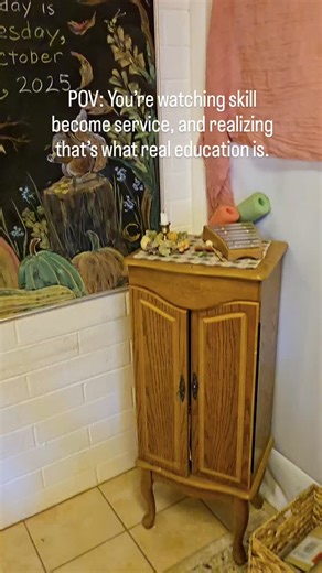 At Running River School, handwork is more than a skill—it’s a living art form that weaves patience, focus, creativity, and care into every stitch. When students learn to knit, crochet, or weave, they’re not just making something beautiful—they’re strengthening neural pathways, improving fine motor skills, and cultivating persistence and calm. Today, our 5th graders worked alongside our 1st graders, passing down what they’ve learned with gentle guidance and joyful encouragement. This blending of 