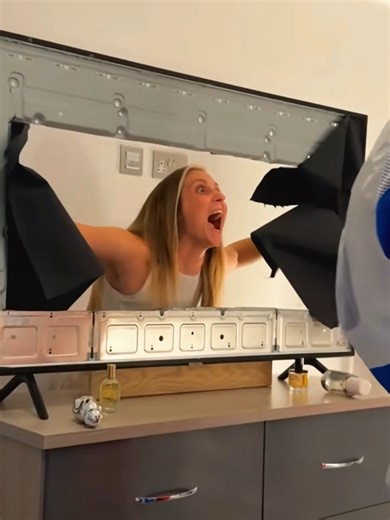 #laughing #viraltiktok #prank #scare #troll