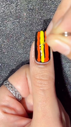 4.8K views | Easy nail design for beginners ❤️ #nailart #nails #naildesign #nailpolish #nailinspo #nailsnailsnails #viralreels #fbreelsfypシ゚ | Anu Radha | Facebook