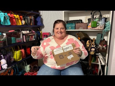 Unboxing Louis Vuitton Christmas animation drop. Plus, my animation collection.