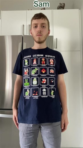 Cosplay of Carly and Sam from iCarly