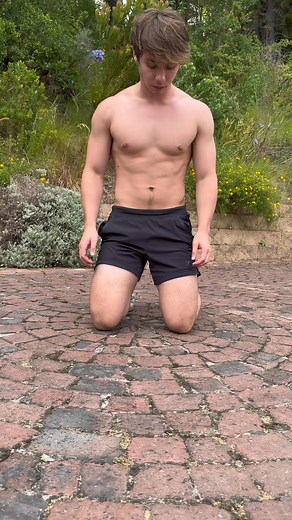 22K views · 405 reactions | My attempt of the "How We Do" Push Up Challenge There are 4 different variations in this push up sequence -Push Up Shoulder Taps -Push Up Knee Tuck -Push Up Jacks -Push Up Knee To Tricep Repeat each v | Lucas | Facebook