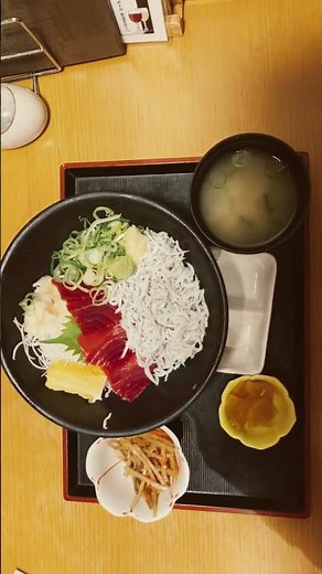 新鮮‼️静岡駅内の生しらす丼🍣
