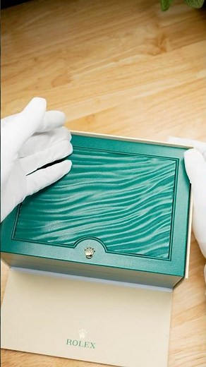 Rolex Daytona Ice Blue: Platinum Perfection with Diamonds! l SwissWatchExpo