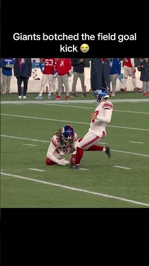 Giants' Younghoe Koo botches field goal attempt😭 #nfl #shorts