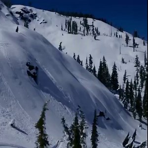When we talk about ‘Booster shots’, this one is a serious example ⚡️ A very unforgettable, and incredible moment 😳🤟 @johnjamun has no middle gear. He goes!! ( in this case, compared to the ski hills I grew up riding in Buffalo, he jumped the whole run) 🔥💥🚀 @sims_snowboards @absinthefilms 🎥: @shanecharlebois | Absinthe Films