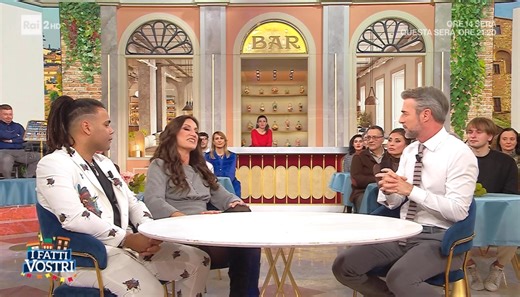 Oggi al Caffè con Flavio, sono venuti a trovarci Annalisa Minetti e il suo grande amico Jeffrey Peralta. Annalisa ha ricordato con Flavio la sua carriera, dagli albori ad oggi, ripercorrendo una carriera di successo che le ha dato la possibilità di calcare più volte il palco dell’Ariston. | I Fatti Vostri