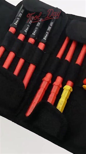 15 VDE blades (each 157 mm length) with color coding. Tool Of The...