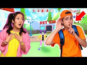 Ellie & Jimmy Goes To The PET SHOP In ROBLOX | Ellie Sparkles | WildBrain Zigzag