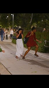 1.2M views · 10K reactions | JA JA JA 藍   #hombrearbusto #bushmanprank #broma #videosgraciosos #funnyvideos #bushman #reaction #humor #prank | Alex Troy Official | Facebook