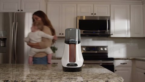 Baby Brezza Smart Baby Bottle Warmer, Breastmilk Warmer + Defroster – Free App - Different Temperatures for Breastmilk + Formula - Universal Fit for All Bottles + Milk Bags - Calentador de Biberones