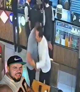 Grave denuncia por acoso y agresión en local nocturno de Caaguazú Caaguazú. Un joven trabajador del conocido local GMG Resto Bar denunció haber sido víctima de acoso y agresión por parte de un cliente en la noche del sábado 5 de julio. Según el acta policial, Kevin Amin Portillo Bogado, de 19 años, manifestó ante la Comisaría 2ª de Caaguazú que, mientras se encontraba cumpliendo funciones como mozo, fue manoseado en sus partes íntimas por un hombre identificado como "Monchi Alfonzo". De acuerdo 