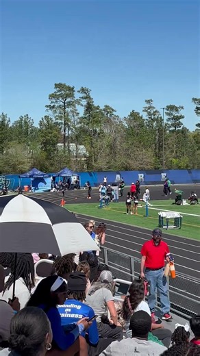 4x200 Relay - Anchor (College Park Invitational) | C/O 2028 - 5'10" 165 - 3.2 GPA - 400m/200m