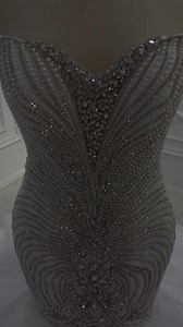 Luxury mermaid wedding dress. #weddingdress #bridalmakeup #bridaldress #bridalgown #weddinggown #weddingdesign #bride #bridallehenga #bridalaccessories #bridalinspiration #weddinginspiration #bridalshopping #bridaldesign #weddingshoot #weddingseason #weddingshow | Amanda Novias