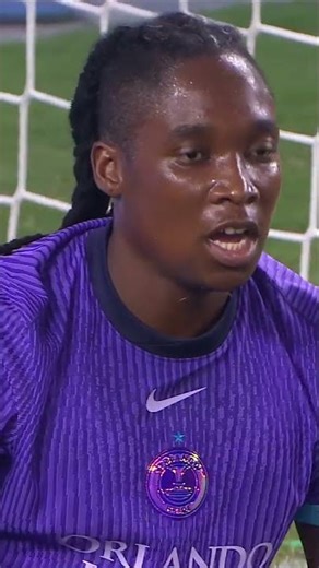Barbra Banda looked destined for the net… but Courage keeper Kailen Sheridan had other plans 💥