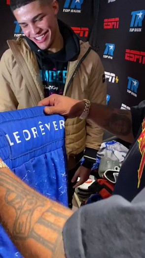 He gave #EladioCarrion his fight trunks 🌹 #xanderzayas #puertorico🇵🇷