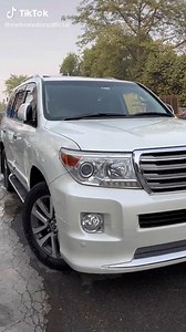 Toyota Land Cruiser V8 Review: Features and Specs