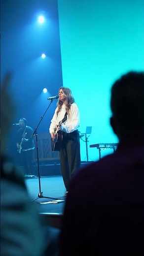 The Greatness of the Lord | Brooke Ligertwood at Milestone Church