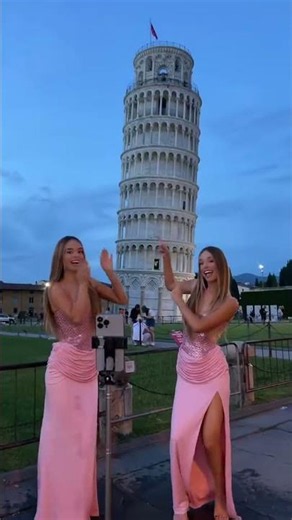 #tutorial TRANSICIONES en Pisa😊♥️ Abrigo cambia de color con agua😱 TUTORIAL #transition #shorts