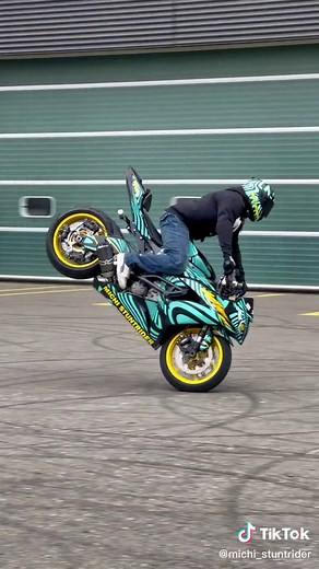 Ride every Day✊🏽🔥 #fy #fyp #viral #bikelife #motorcycle #stoppie