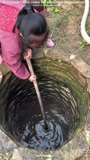 SHE WAS TAKE A FISH INSIDE WATER BUT SON FEAR ABOUT 👻 #shorts