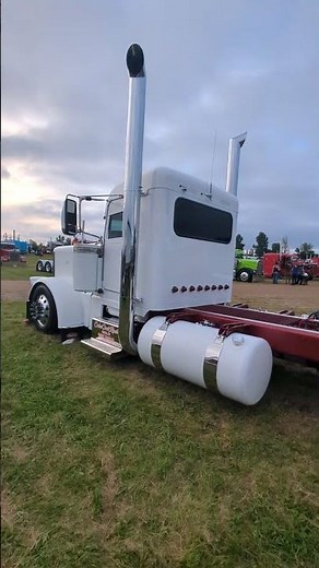 2024 Peterbilt 389 with Walker trailer August 31, 2025