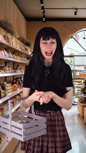 439K views · 10K reactions | Useful English vocabulary with me!!✨Tongs:  Kitchen tool for grabbing and lifting food.✨Thong:  Minimal underwear with a strip at the back.✨Ladle: 籠 A big, deep spoon for serving liquids like soup.✨Kettle: 𥳐 A pot for boiling water, often with a spout and handle.✨Rolling Pin: ‍ A tool for flattening dough, cylindrical in shape.#learnenglish #ingles #English | carokowanzenglish | Facebook