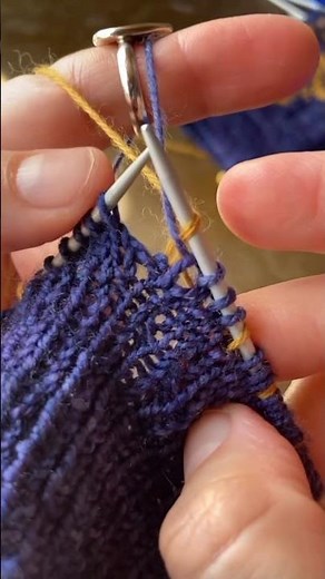 Invisible stranding, also known as ladderback jacquard 🧶 🧶 🧶 #knitting