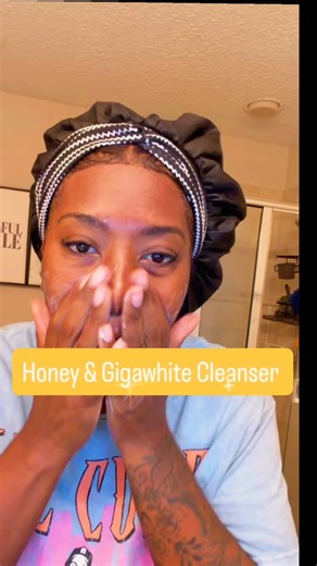 ProPigmentrx on Instagram: "Honey and Gigawhite Cleanser 🔥 A gentle, sulfate-free gel cleanser formulated to purify while replenishing hydration and supporting a visibly brighter, more even complexion. This corrective daily cleanser delivers skin-conditioning cleansing powered by hyaluronic acid for moisture retention, honey for soothing nourishment, and Gigawhite (a 7-plant alpine brightening complex) to support discoloration improvement without sensitizing the skin. How It Works Removes oil, 