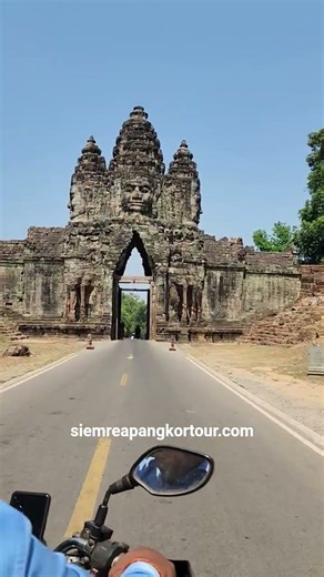 Amazing gate of Angkor Thom capital, Stunning temple of Angkor complex #travel #photos #cambodia