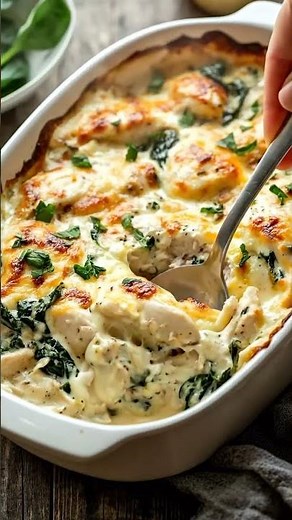 Creamy Spinach Chicken Casserole 🥘🧀🔥 | Easy Cheesy Chicken Bake Recipe