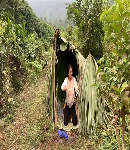 7.1M views · 48K reactions | The fear of a single mother in the deep forest. #singlemother #singlemomlife | Tasty Recipe | Facebook