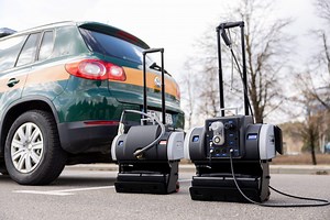 Environmentalists showed what devices they will use to measure car pollution in April