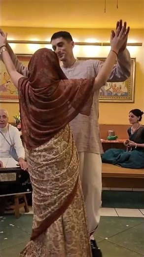 První tanec novomanželů ❤️Haré Krišna #ytshorts