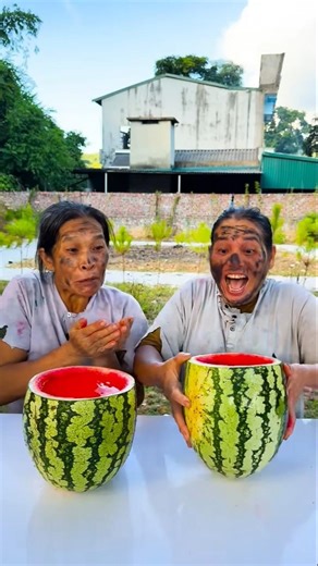 Two sisters playing pranks on each other so well 😂🧒♥️🧑 #shorts #funny #cute