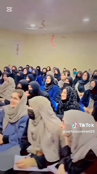 Mastering Effective Presentations at the Academy