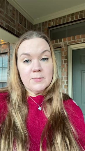 The viral bell bottom jeans on a midsize body 🖤