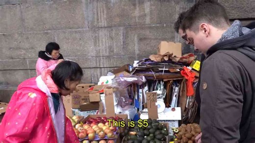 When foreigners speak Mandarin in a Chinese market
