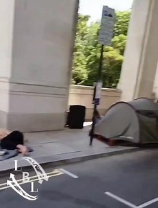 London is turning into a Brazilian favela Source: https://x.com/we_are_LBL/ | Traditional Britain Group - Under Attack