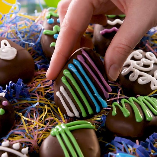 No-bake Easter Egg OREO Truffles are like little bites of happiness. Full recipe: http://dlsh.it/CNFONlh | Delish