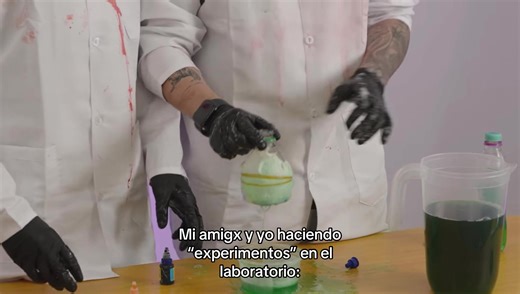 Experimentos Divertidos en el Laboratorio con Amigos