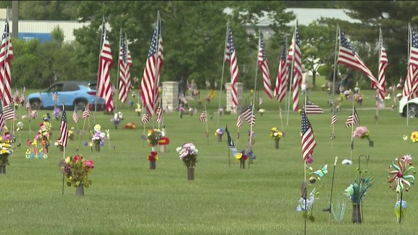 Highland Memory Gardens Cemetery gets ready for Memorial Day Ceremony in Des Moines