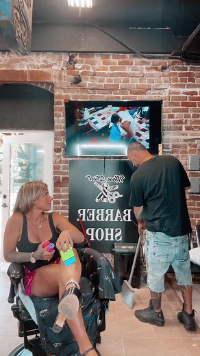 Barbershop Haircut Experience with Barbie Barber Girl