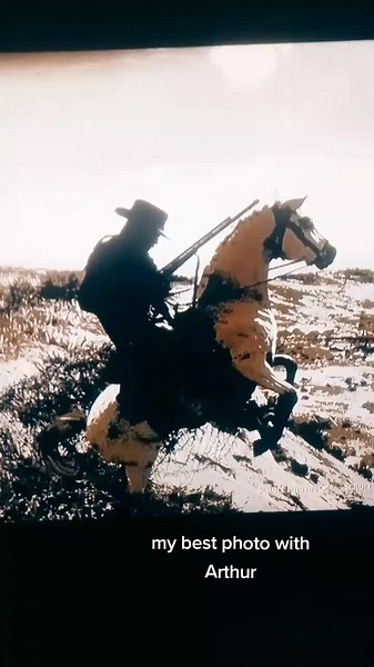 Videoclipuri postate de Arthur_can_swim (@arthur_can_swim) cu Crash of Worlds - Rocco DeLuca