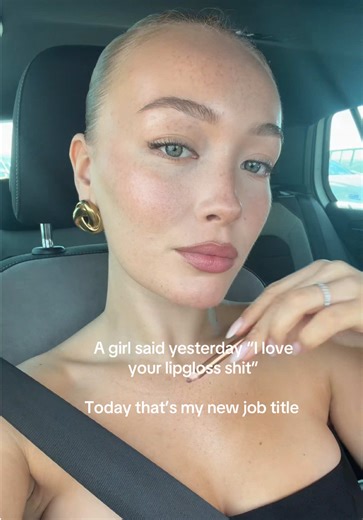 Lip Gloss Modeling and Makeup Tips