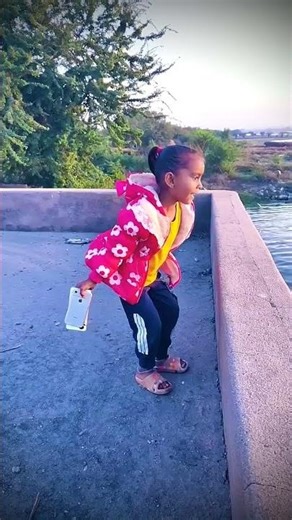 Bachi Ne Kese Mobile Pani Mai Pheka 📱😲#realstory #shorts #shortsfeed ‪@Gopalsanura-Thakor‬